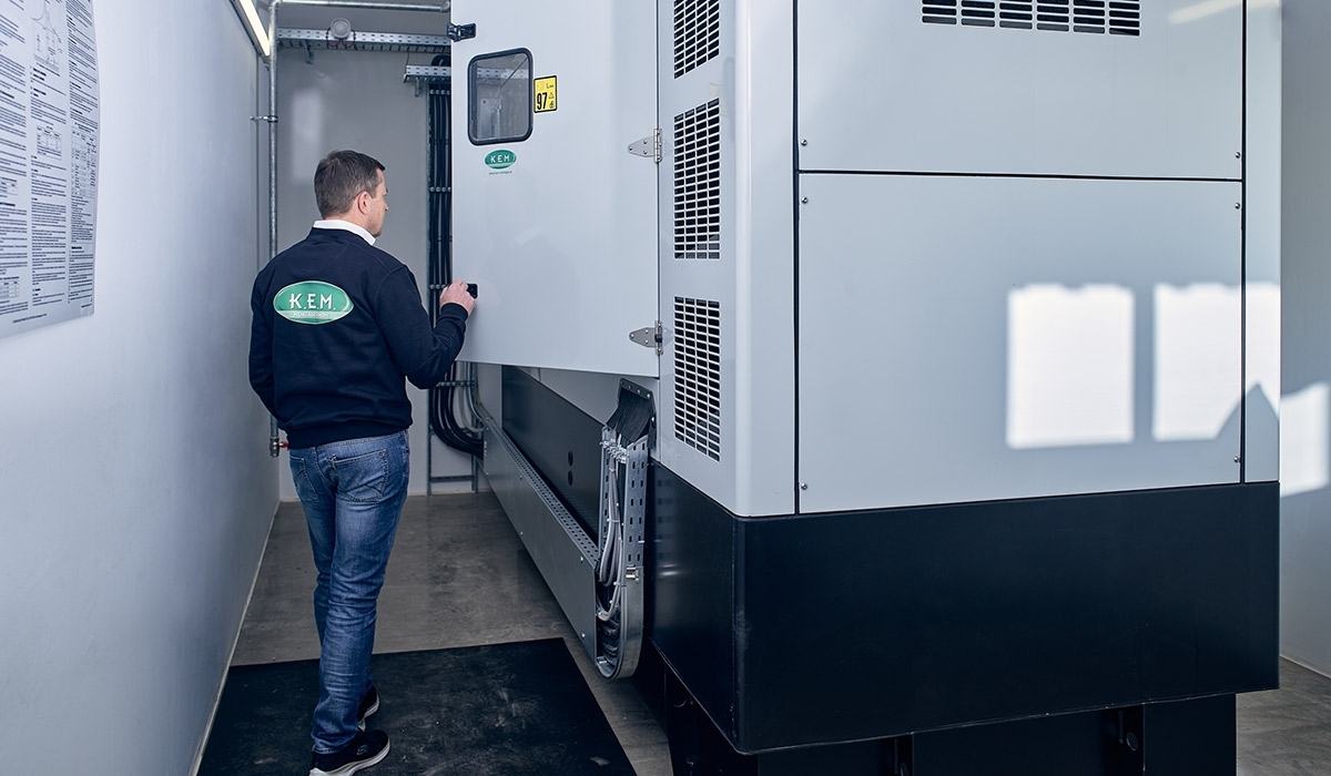K.E.M. MONTAGE GmbH: Europas erstes Smart Grid für Blackout-sichere Autobahnmeisterei errichtet