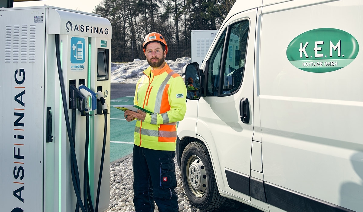 K.E.M. MONTAGE GmbH: Europas erstes Smart Grid für Blackout-sichere Autobahnmeisterei errichtet
